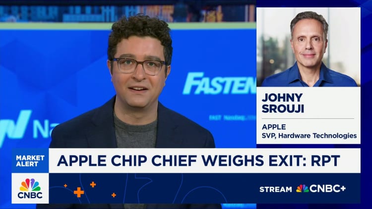 Pressure builds on Apple and Tim Cook after executive shakeup