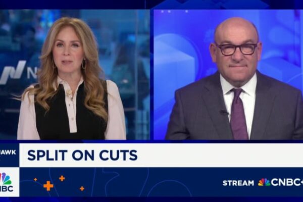 Hassett likely next Fed chair, but most think Trump should nominate someone else, CNBC Fed survey shows