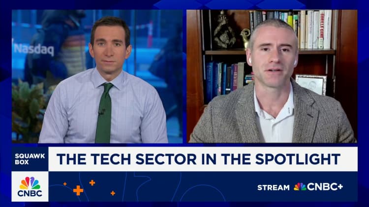 Hinge founder leaves CEO role to launch AI-powered dating startup