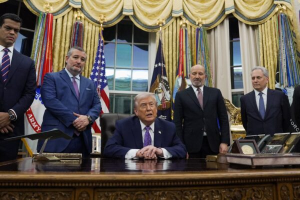 Trump signs executive order for single national AI regulation framework