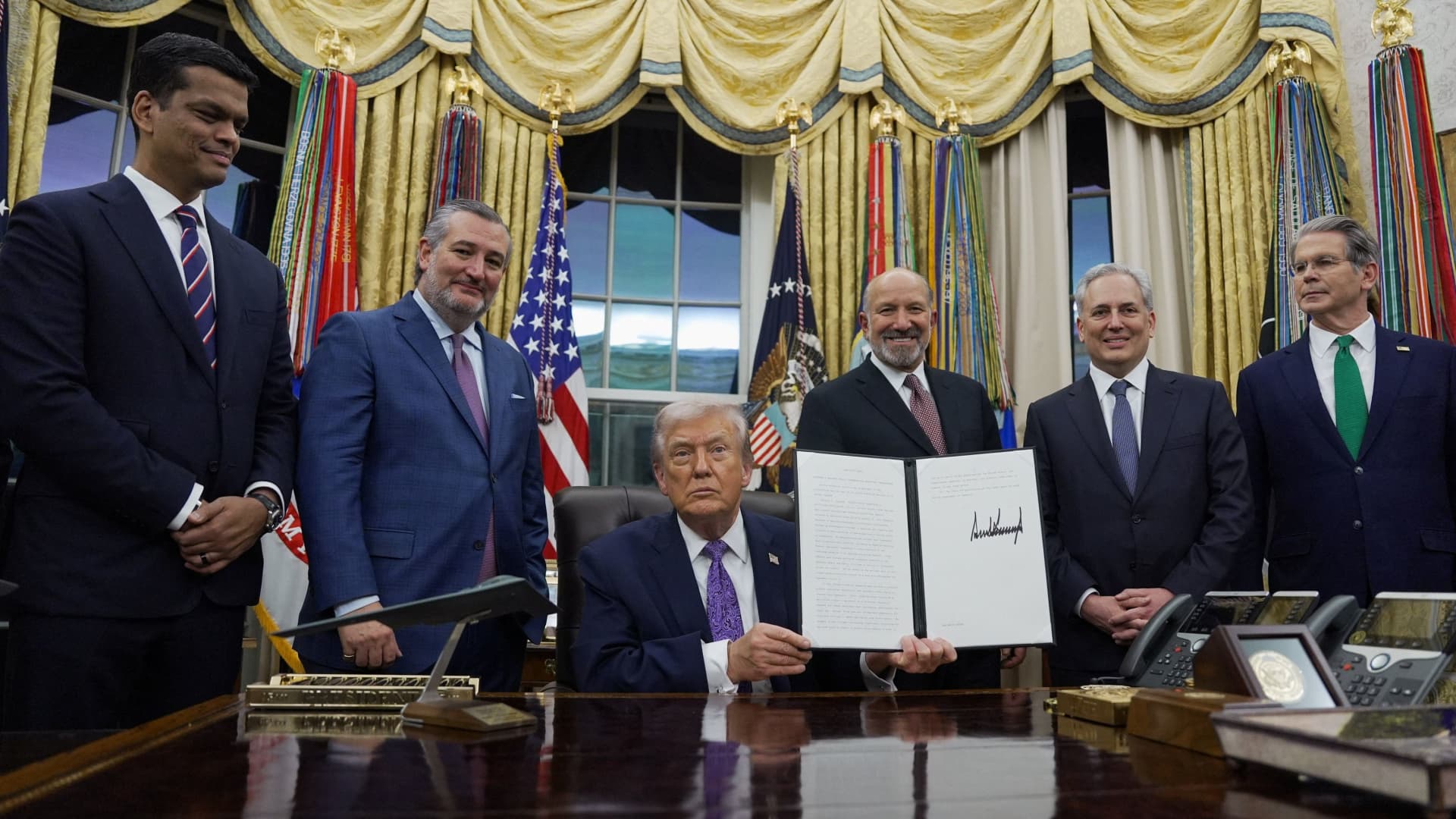 Trump’s AI order might be illegal: Democrats, consumer groups