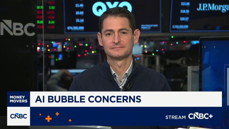 AI infrastructure selloff continues, Broadcom and Oracle shares slide