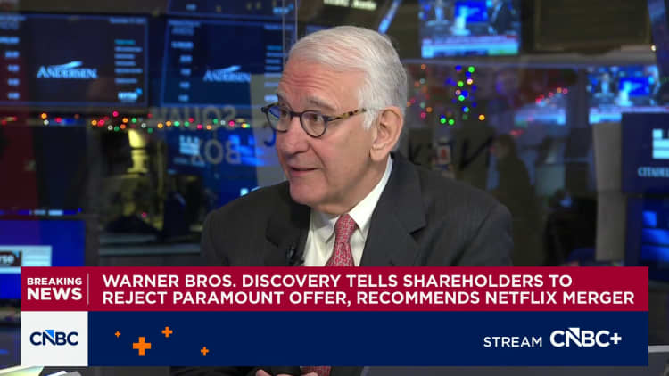 Paramount guarantees Larry Ellison backing in amended bid