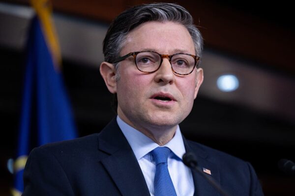 Four Republicans force vote on tax credit extension