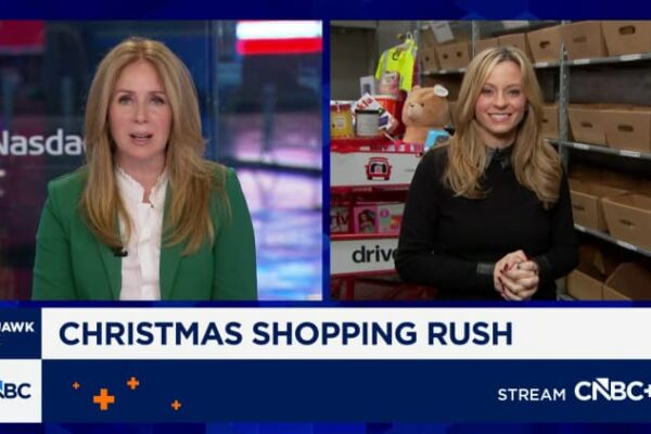 Consumers take on more credit card debt this holiday