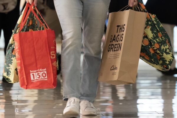 Visa says holiday spending rose 4.2% via AI, tech and apparel growth