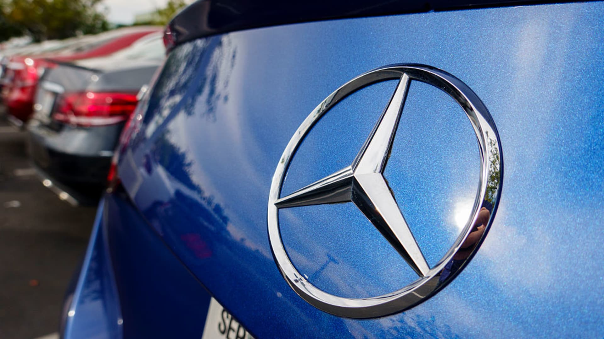 Mercedes-Benz agrees to settlement over excess diesel emissions