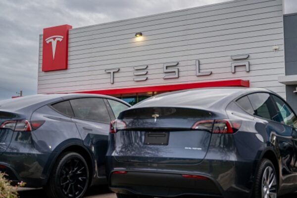 U.S. auto safety agency probes Tesla Model 3 emergency door release