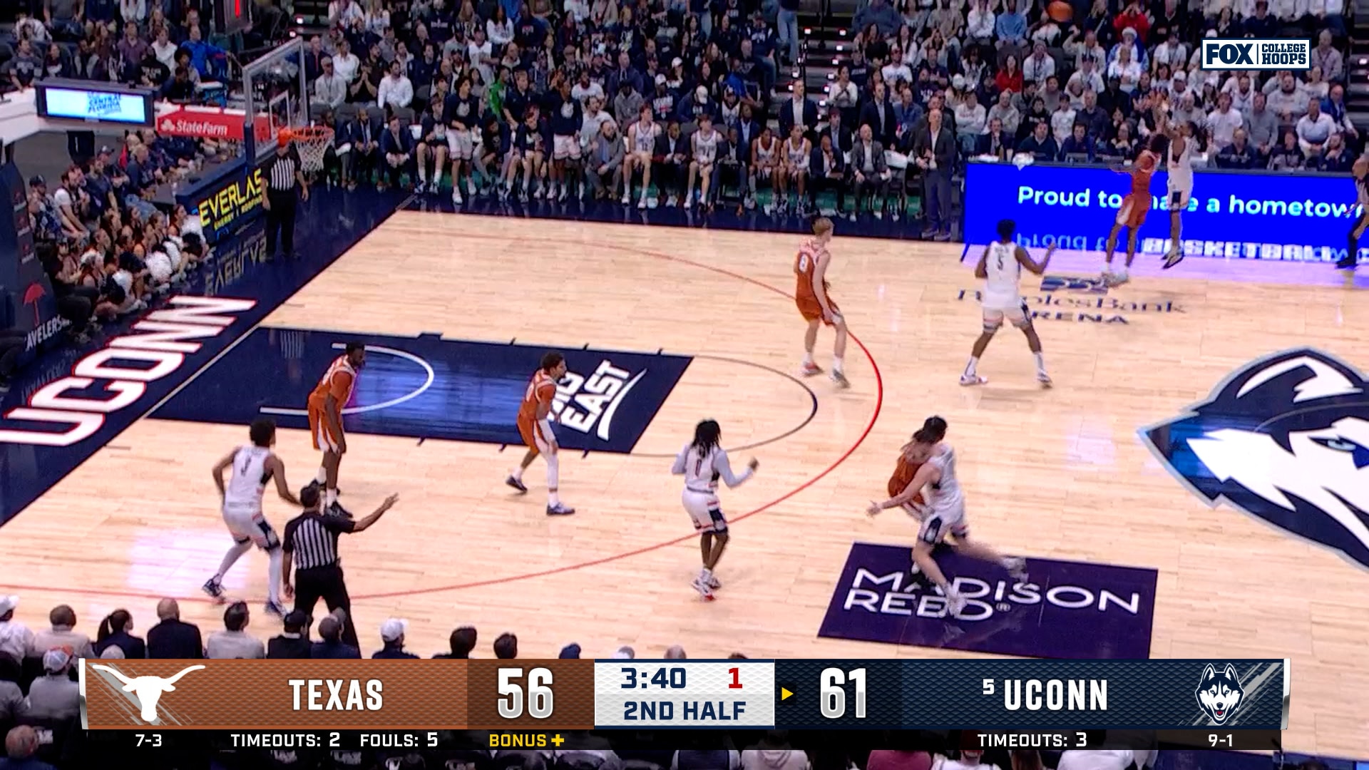 UConn's Solo Ball drains logo 3-pointer to beat shot clock vs. Texas