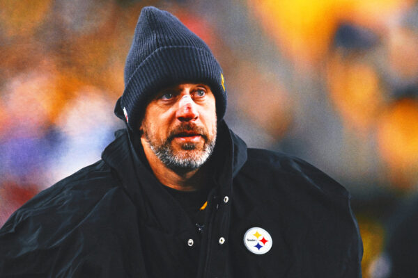 Aaron Rodgers Calls Out Steelers WRs, Implies Some Are Skipping Film Sessions