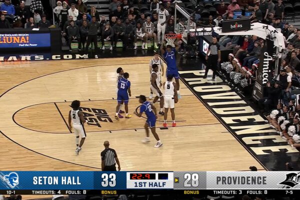 Trey Parker lobs it UP to Stephon Payne III, extending Seton Hall's lead over Providence