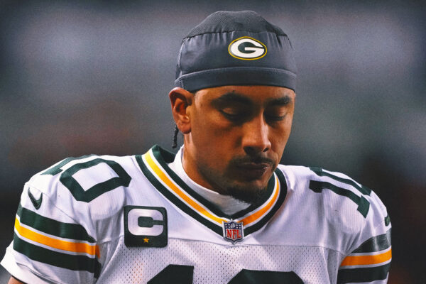 Packers QB Jordan Love Being Evaluated for Concussion vs. Bears