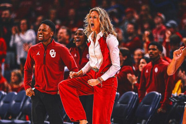 No. 9 Oklahoma Defeats No. 23 Oklahoma State 92-70 for 10th Consecutive Win