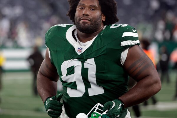 Jets D-lineman Jowon Briggs is a one-man band, a tenor who can tackle and play 12 instruments