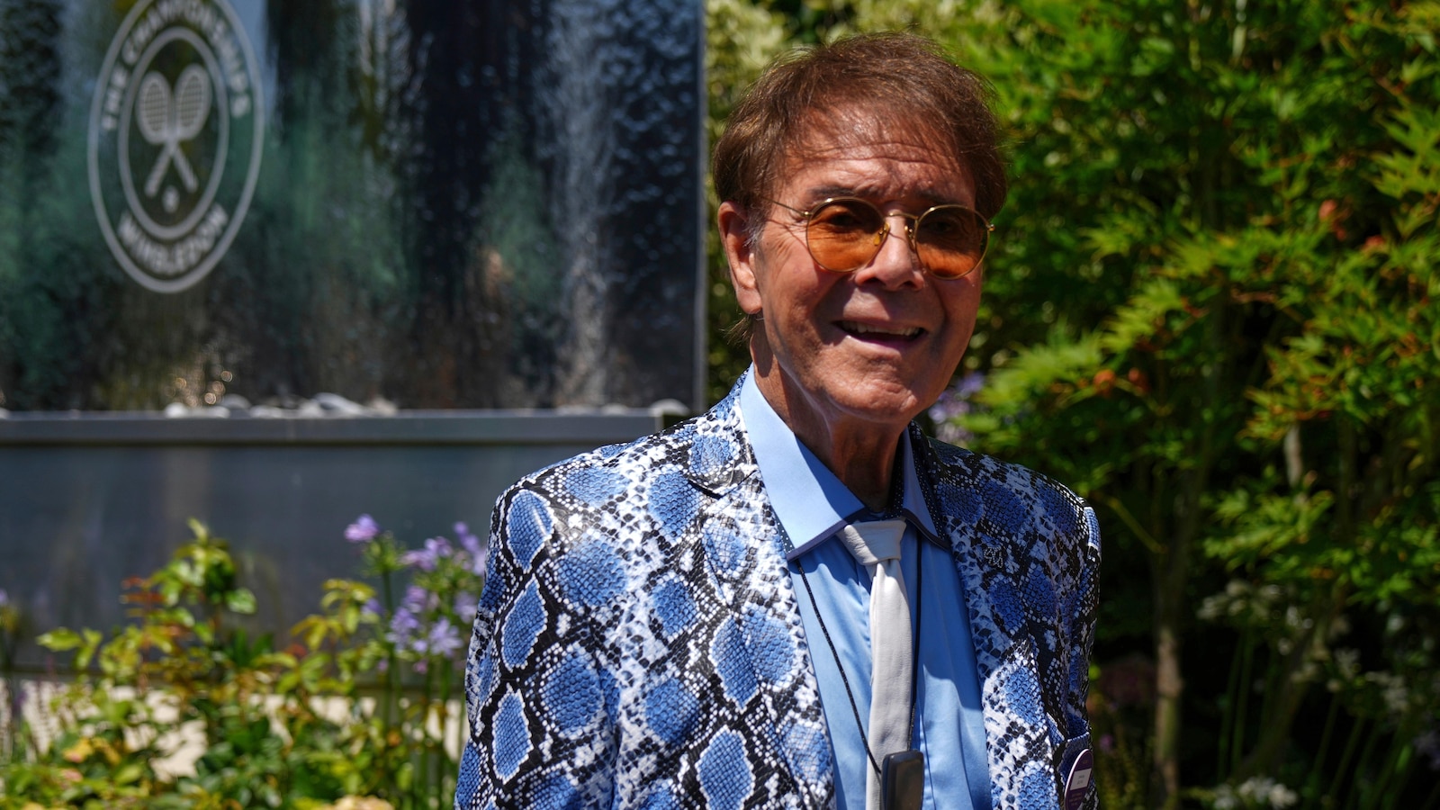 Singer Cliff Richard says he has been treated for prostate cancer