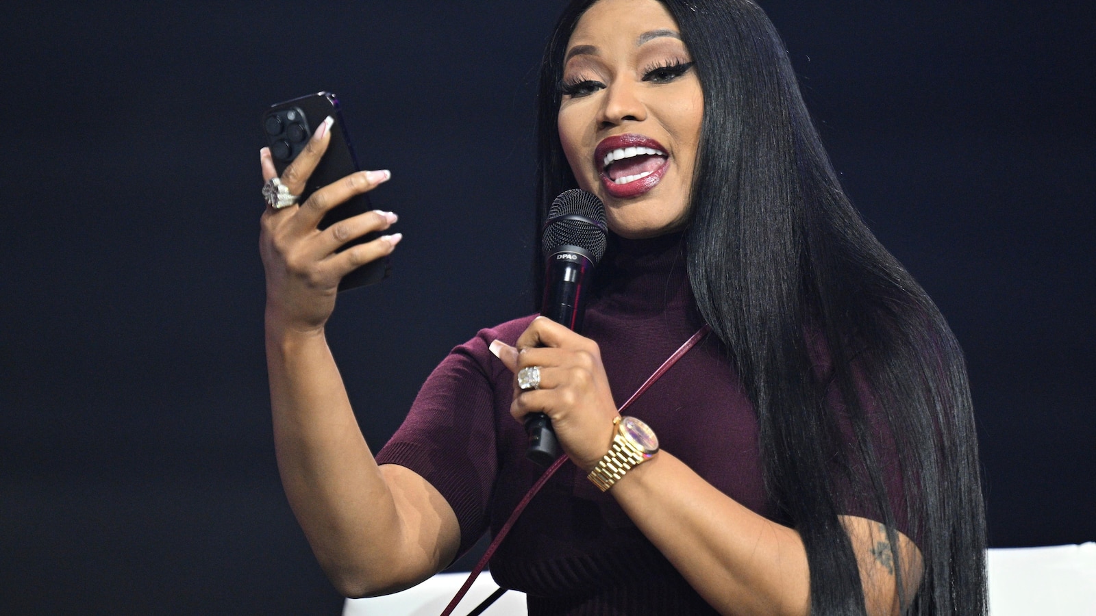 Nicki Minaj surprises conservatives with praise for Trump, Vance at Arizona event