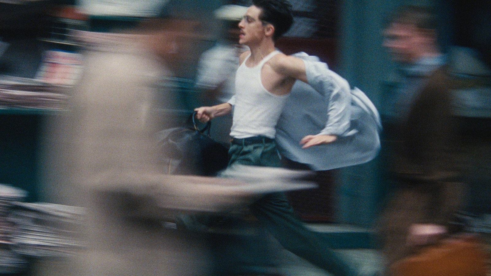 Movie Review: An electric Timothée Chalamet is the consummate striver in propulsive ‘Marty Supreme’