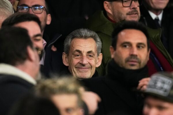 Sarkozy describes his prison stay and advises on appealing to the far right in his new book