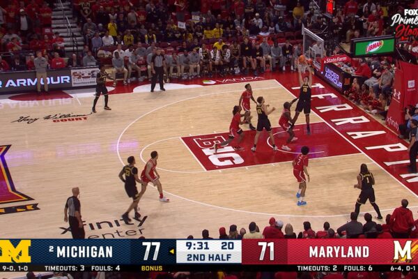 Aday Mara catches REVERSE ALLEY-OOP Dunk to extend Michigan's lead over Maryland