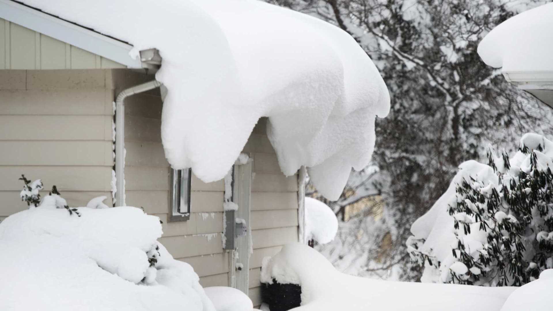 Sizing Up Weather Damage Insurance Options, As A Winter Storm Approach