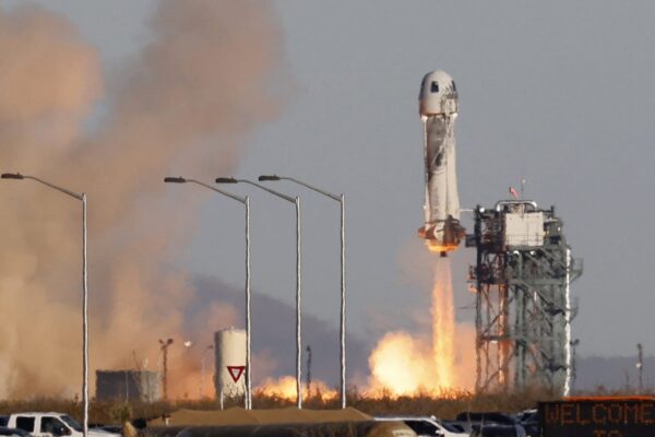 Blue Origin shutters New Shepard rocket program to focus on moon lander development