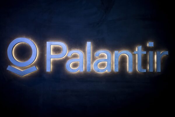 Palantir and other names reporting next week boast earnings momentum