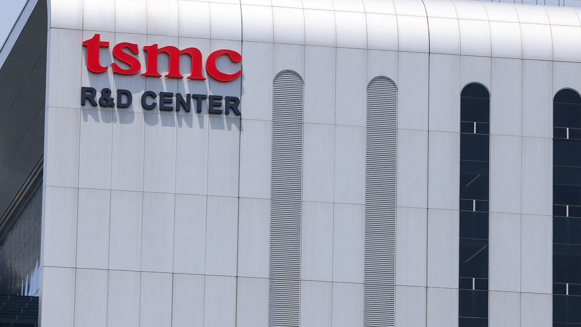 AI trade reignited by TSMC earnings blowout