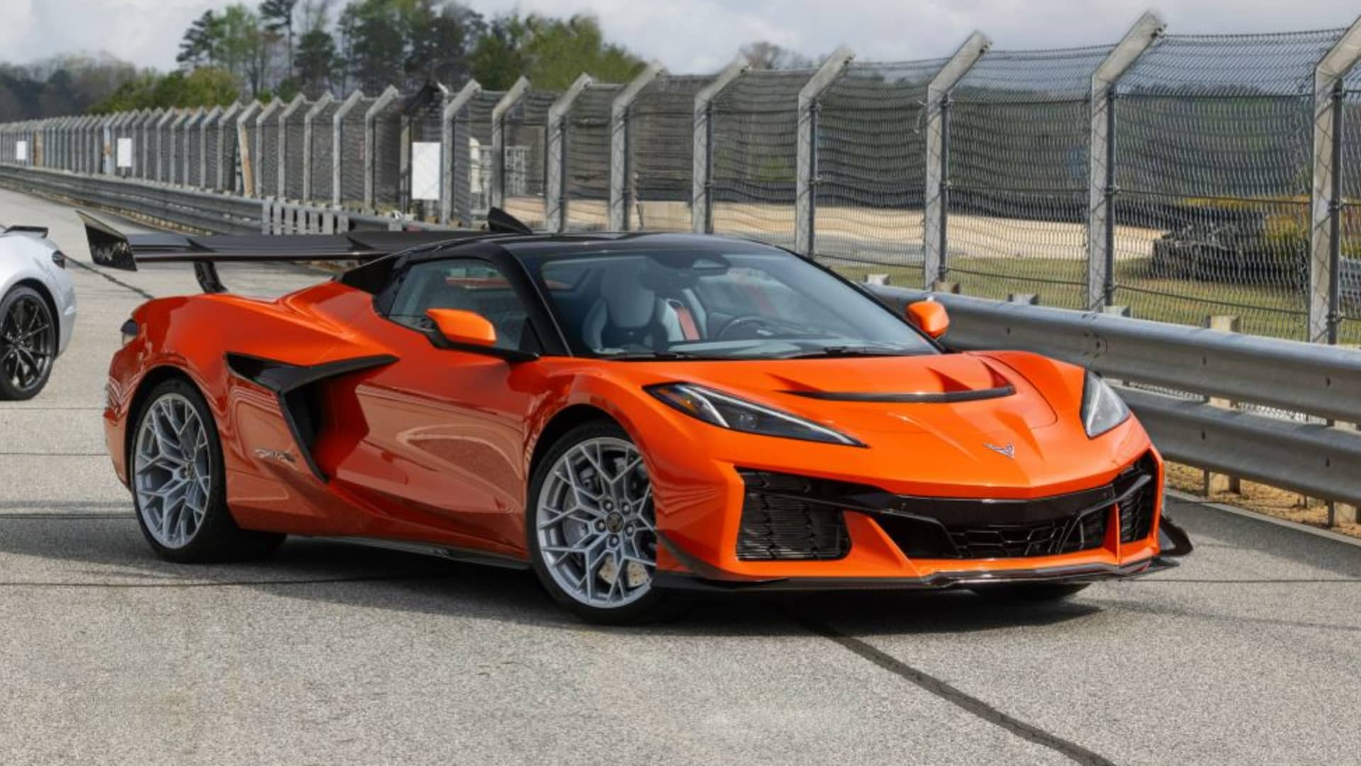 GM posts 5.5% U.S. sales gain in 2025, while Jeep ends annual declines