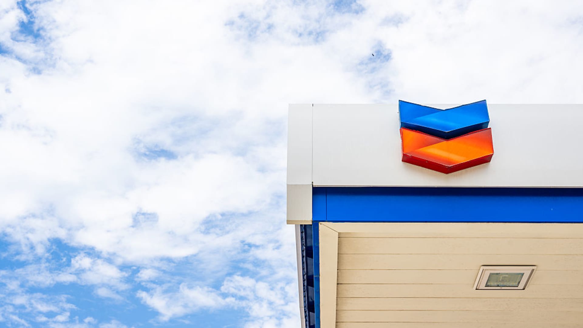 Chevron, Exxon shares in focus after US intervention in Venezuela