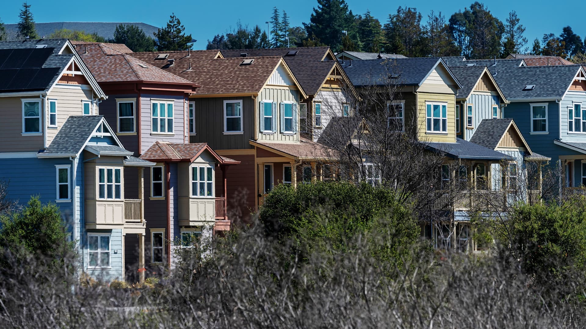 Mortgage rates drop to lowest level in nearly 3 years