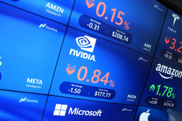 Jim Cramer says he’s not bailing on the Mag 7 amid storage stock rally