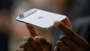 What top analysts expect to see in the quarterly report