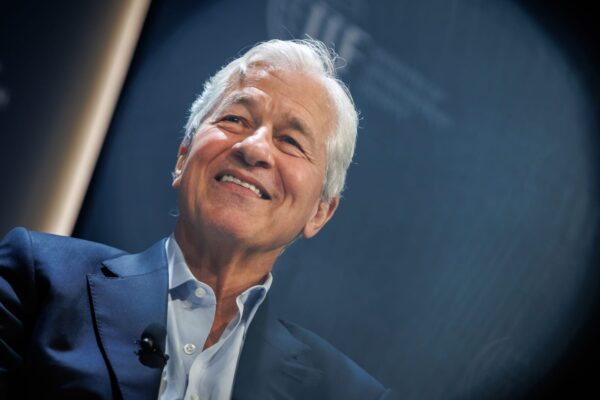 JPMorgan reaches deal to become Apple credit card issuer, source says