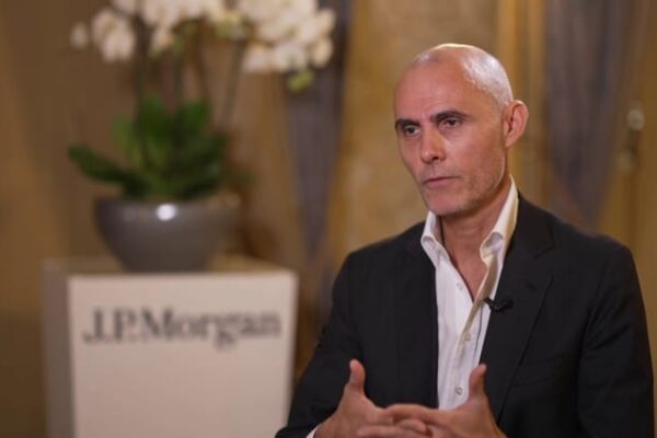 Meta delays Ray-Ban Display global rollout due to inventory limits