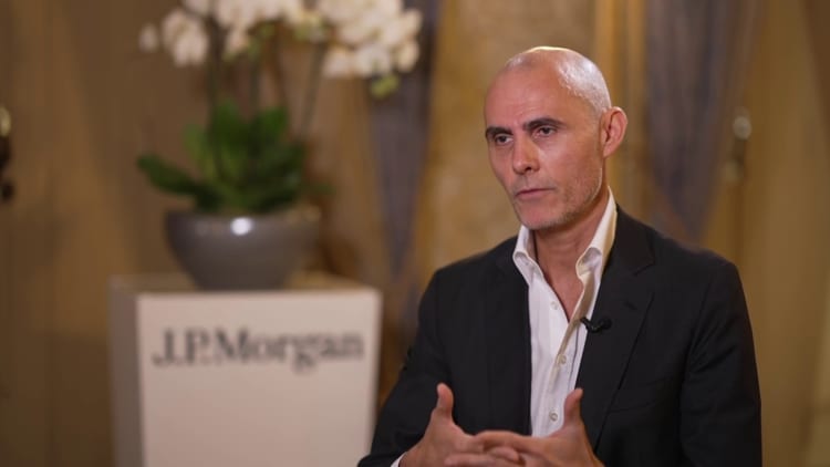 Meta delays Ray-Ban Display global rollout due to inventory limits