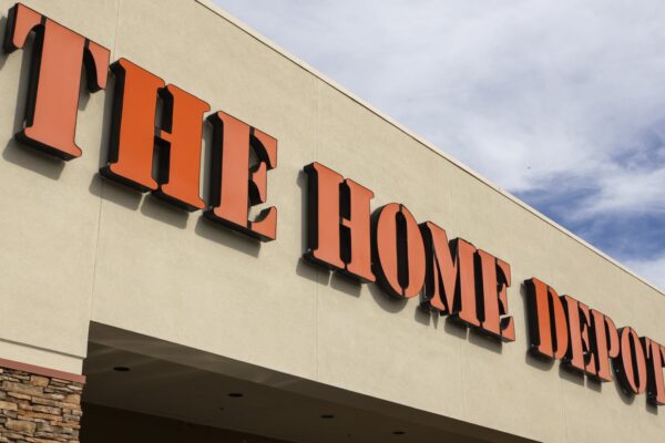 Home Depot lays off 800 workers, announces 5 day return to office