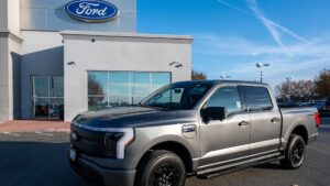 Ford to record 0 million pension charge in fourth quarter