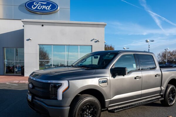 Ford to record 0 million pension charge in fourth quarter