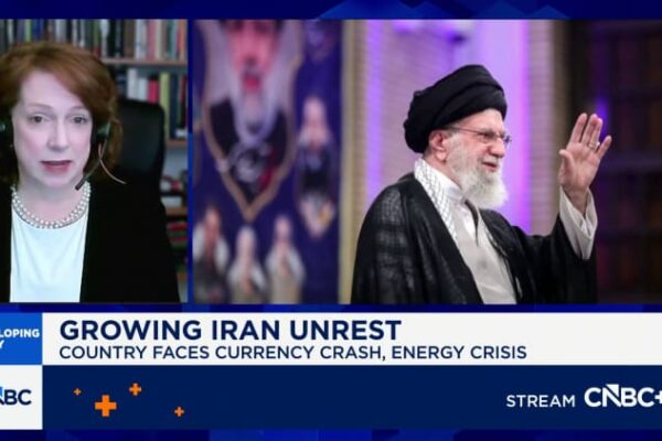 Trump says U.S. will intervene if Iran ‘violently kills’ protestors