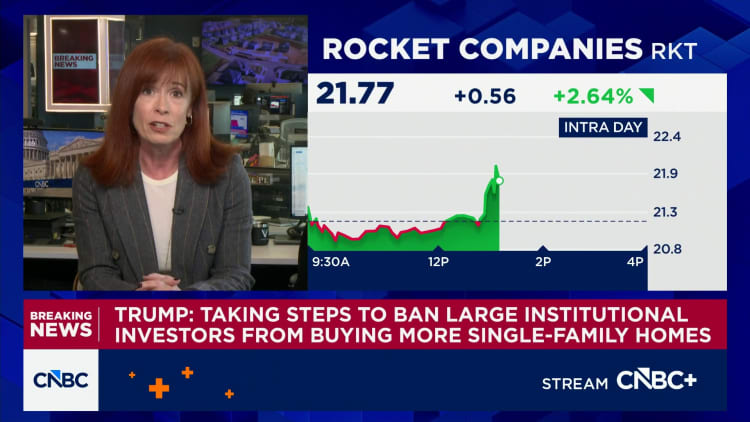 Trump says U.S. to ban large investors from buying homes