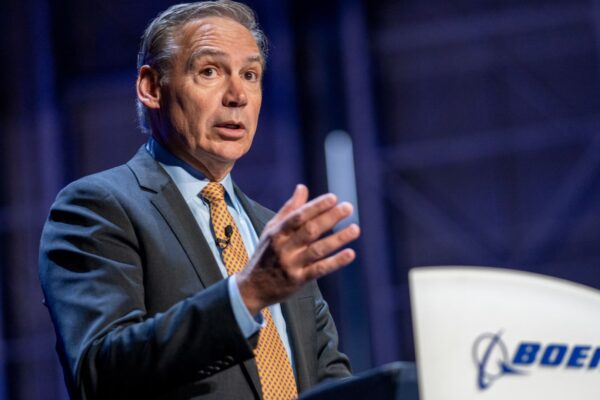 Boeing shares swing on mixed results, but turnaround is progressing