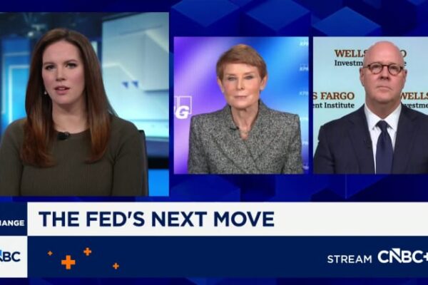 How job seekers can stand out in a hiring recession