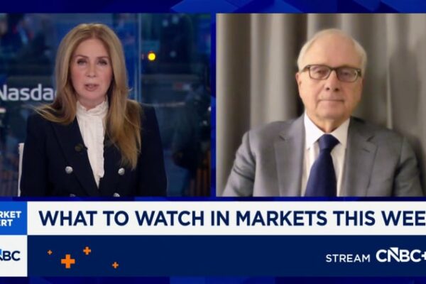 Dollar drops, gold surges as Trump’s Fed pressure campaign raises fears