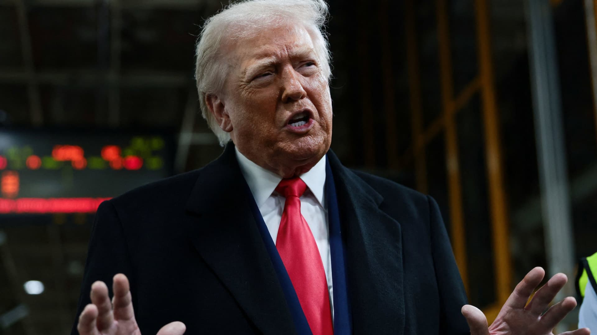 Worries over Iran and Fed independence weigh on markets