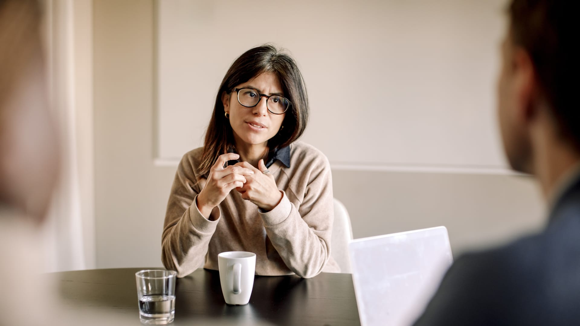 Top 3 red flags job seekers should watch out for in interviews, says career expert