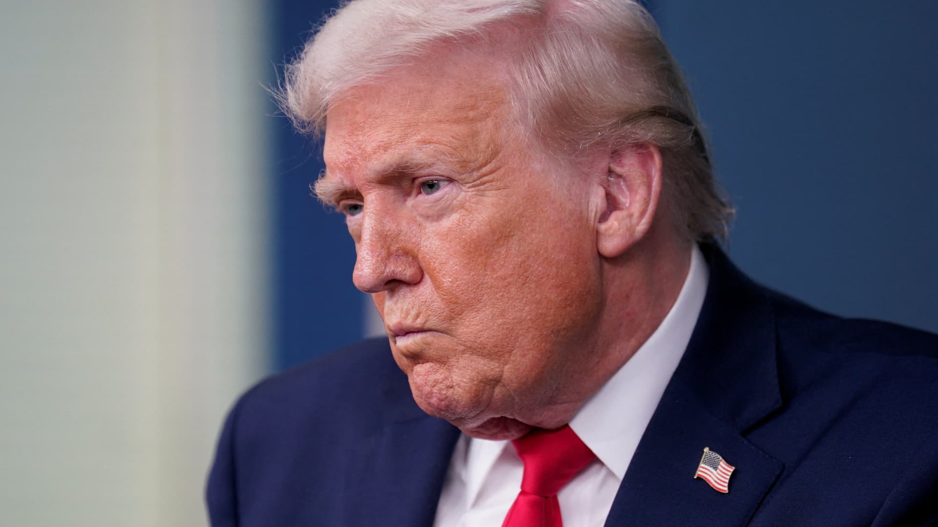 Investors flee from the U.S. as Trump doubles down on Greenland