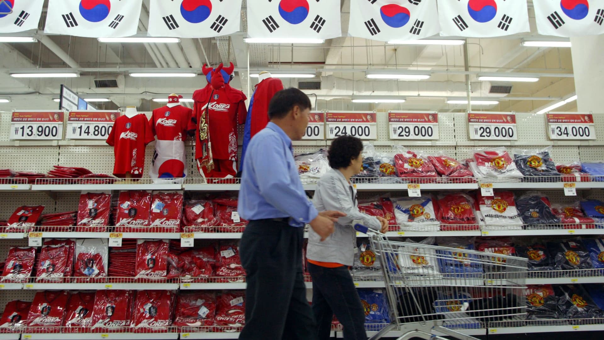 South Korea grows 1.5% in fourth quarter, missing forecasts as construction slump hits growth