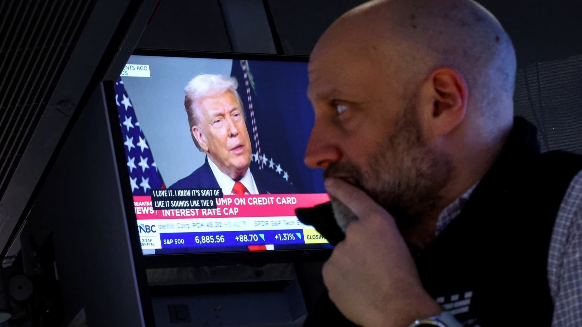 S&P 500 ends volatile trading week off a fraction