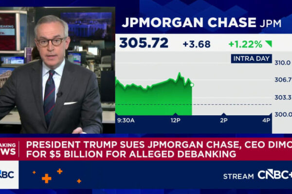 Trump sues Jamie Dimon, JPMorgan Chase over debanking