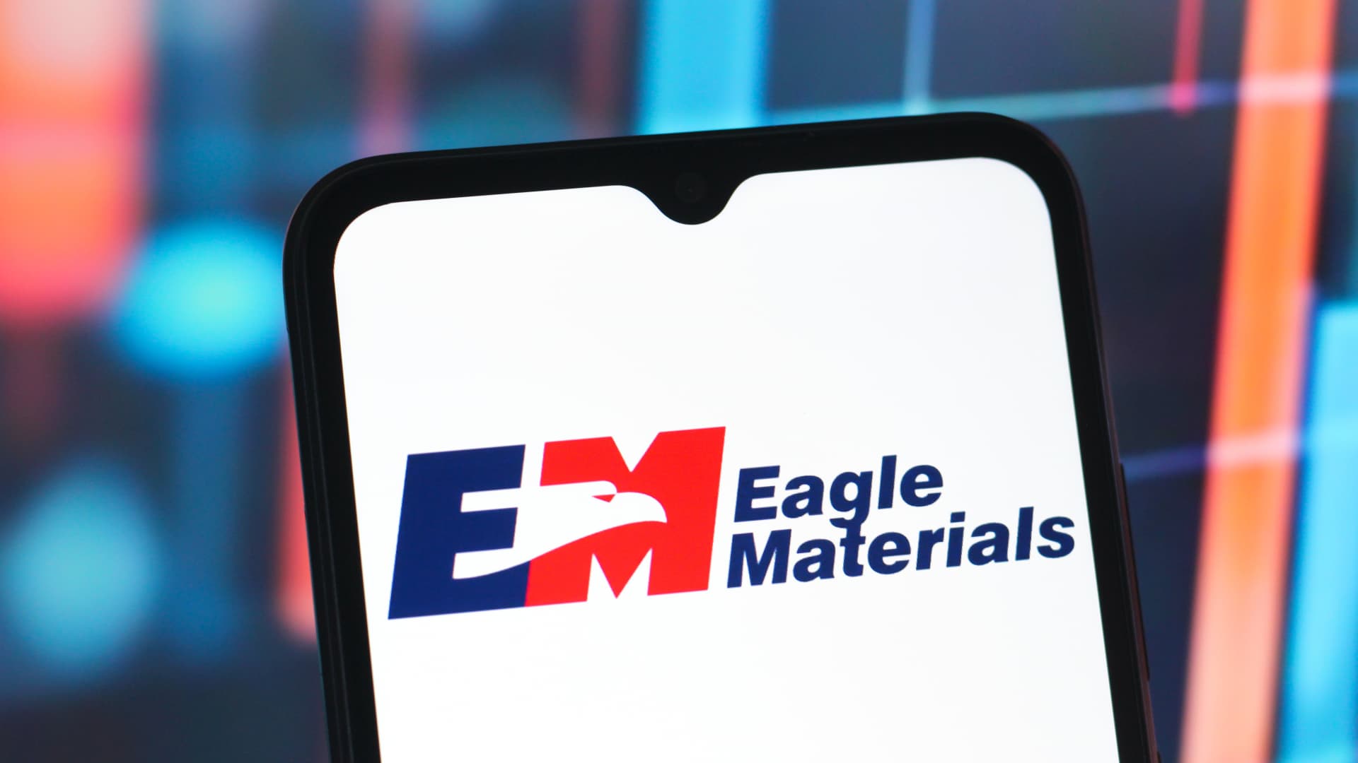 Two AI-adjacent stocks investor Kevin Simpson snapped up amid the volatility